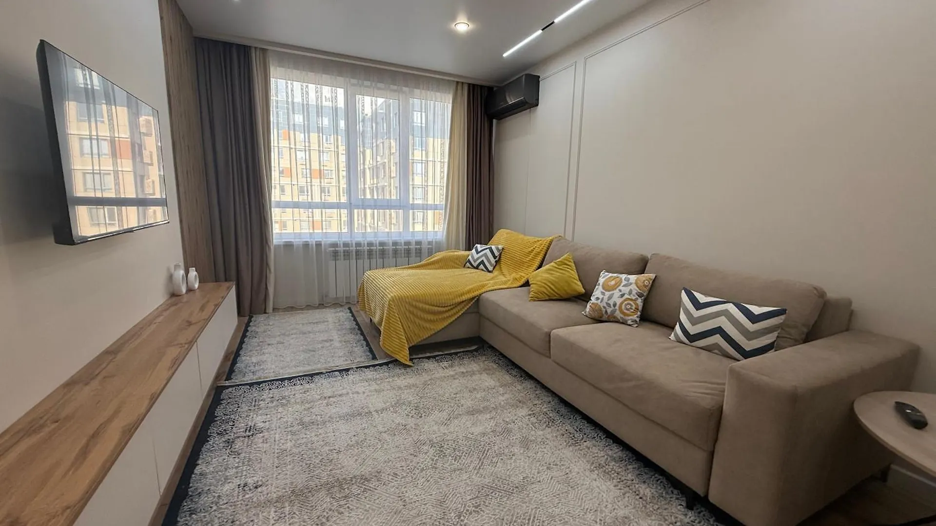 Уютная Квартира В Жк Rams City Almaty Apartment